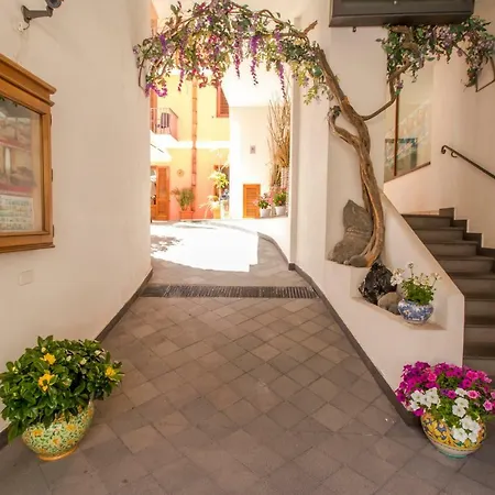 Alberghiero Eolie 4* Città di Lipari